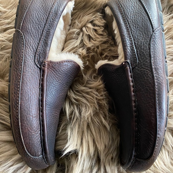 UGG MENS ASCOT LEATHER SLIPPERS COMFORT & DURABILITY - Picture 7 of 8